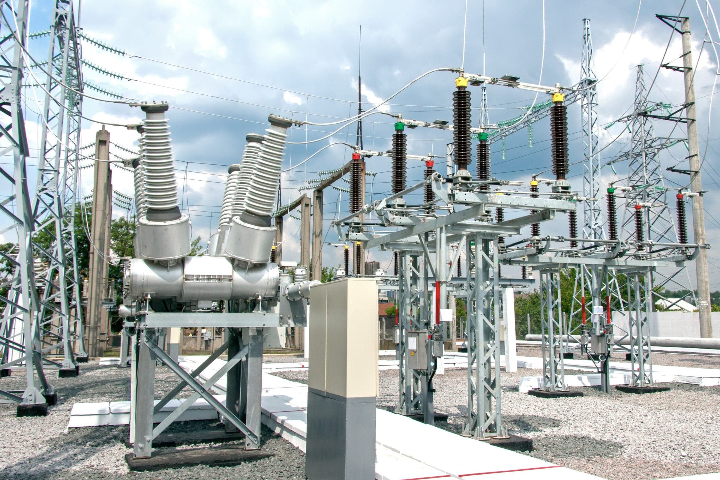 Subestação de alta tensão — engenharia POWER de retrofit e automação