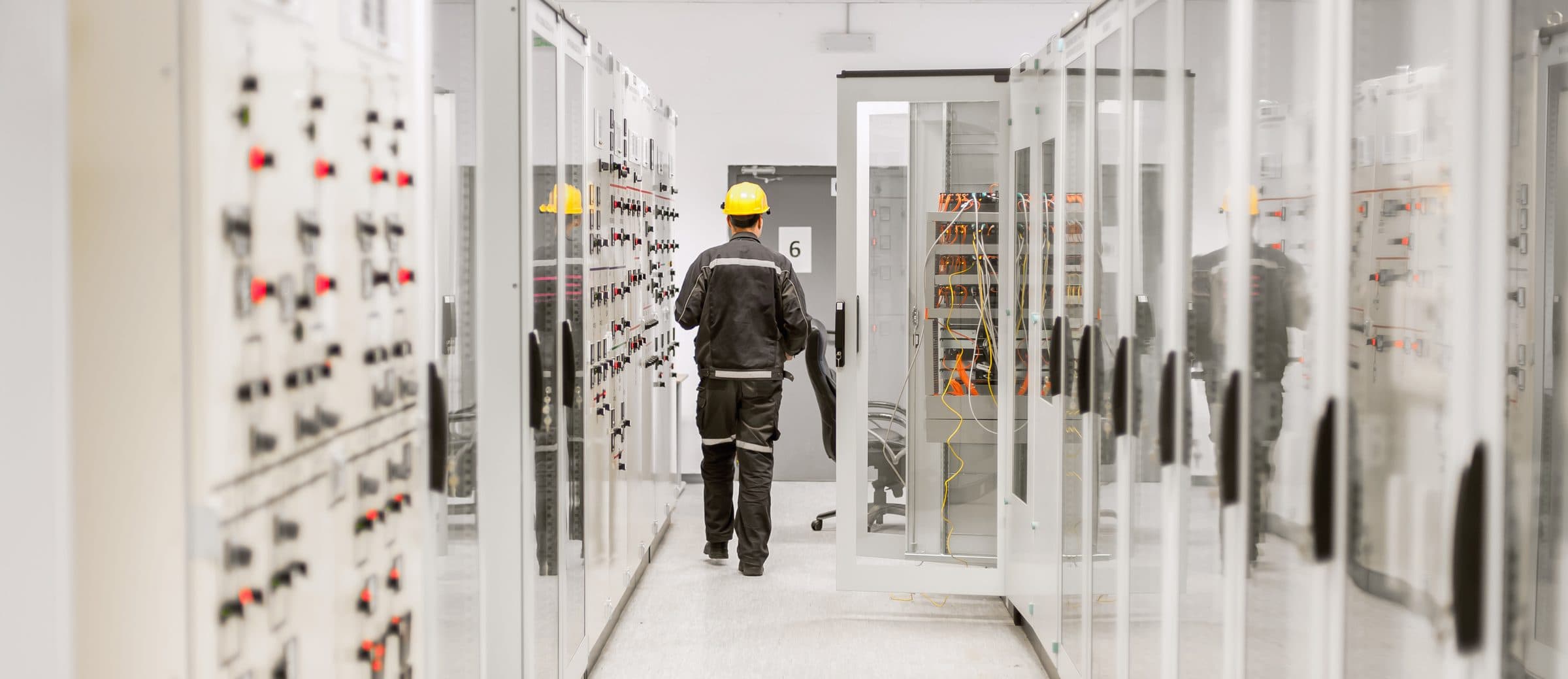 Sala de supervisão e controle técnico de subestação